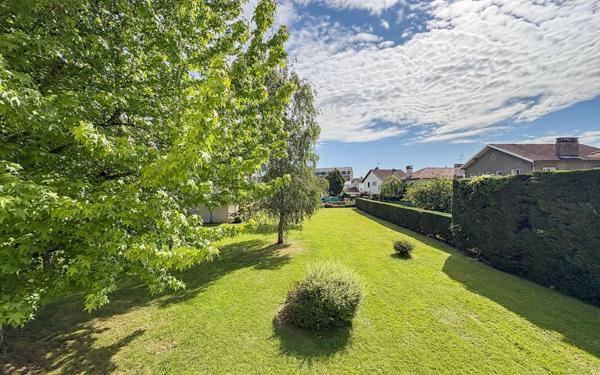 Appartement à vendre    3 pièces • 78 m2 Billère