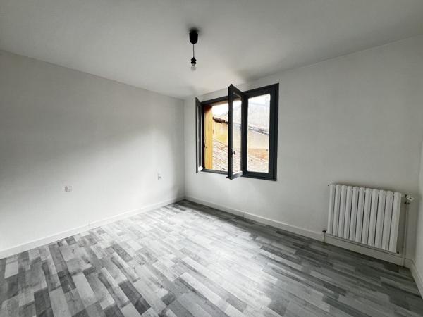 Maison à louer 600 € CC Beaumont-de-Lomagne 3 p 94 m² DPE E
