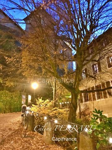 Dpt Haute Savoie (74), à vendre ANNECY centre, appartement T3 traversant de 86 m²