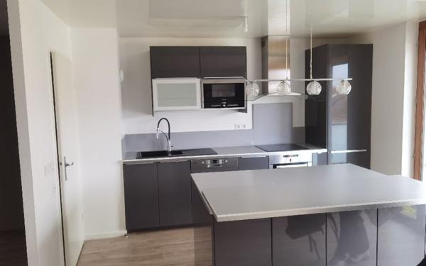 Appartement à louer    3 pièces • 65 m2 Champs-sur-Marne