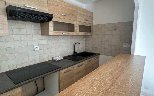 Appartement à louer    3 pièces • 55,74 m2 Cabrières