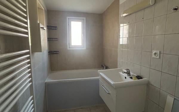 Appartement à louer    3 pièces • 55,74 m2 Cabrières