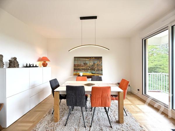 Appartement F5 à vendre  5 pièces - 122,83 m2 LE MESNIL LE ROI - 78