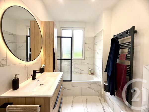 Appartement F5 à vendre  5 pièces - 122,83 m2 LE MESNIL LE ROI - 78