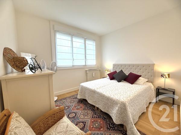 Appartement F5 à vendre  5 pièces - 122,83 m2 LE MESNIL LE ROI - 78