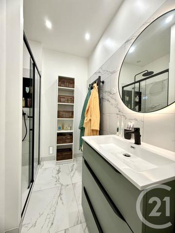 Appartement F5 à vendre  5 pièces - 122,83 m2 LE MESNIL LE ROI - 78