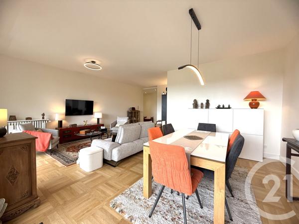 Appartement F5 à vendre  5 pièces - 122,83 m2 LE MESNIL LE ROI - 78