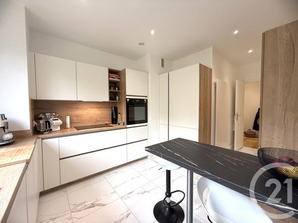 Appartement F5 à vendre  5 pièces - 122,83 m2 LE MESNIL LE ROI - 78