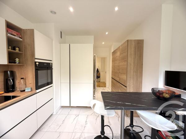 Appartement F5 à vendre  5 pièces - 122,83 m2 LE MESNIL LE ROI - 78