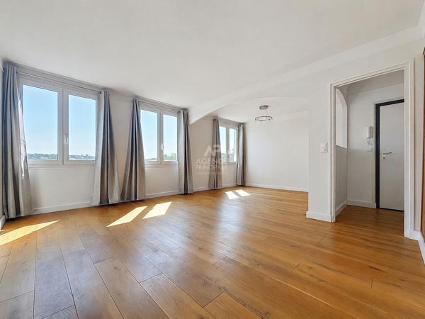 Appartement 4 pièces 315 000 € **  - Référence  162098