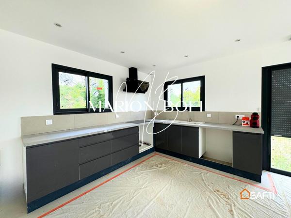 Maison 5 pièces de 112 m2 sur 520m2 de terrain avec piscine