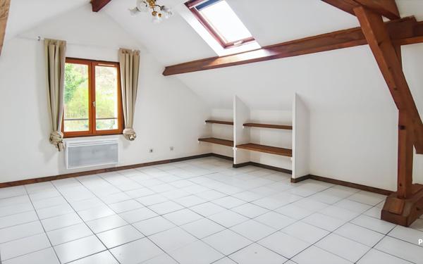 Appartement à louer    1 pièce • 25,73 m2 Pont-Sainte-Maxence