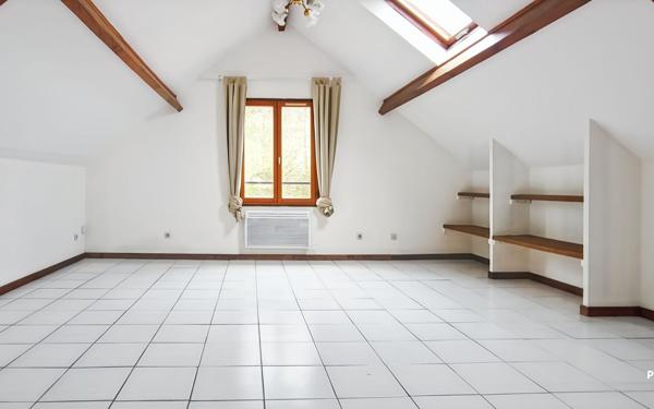 Appartement à louer    1 pièce • 25,73 m2 Pont-Sainte-Maxence