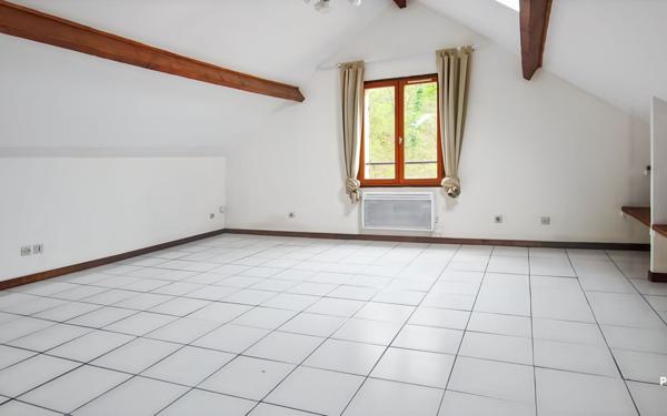 Appartement à louer    1 pièce • 25,73 m2 Pont-Sainte-Maxence