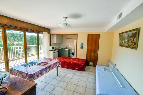 Maison à vendre  5 pièces - 177 m2 LA CROIX VALMER - 83