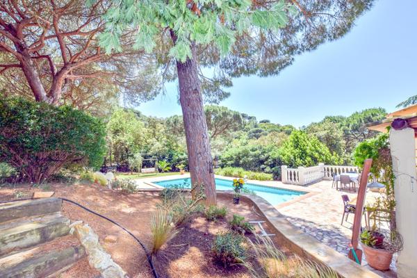 Maison à vendre  5 pièces - 177 m2 LA CROIX VALMER - 83