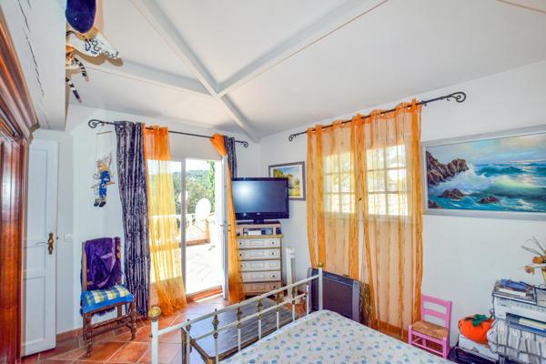 Maison à vendre  5 pièces - 177 m2 LA CROIX VALMER - 83