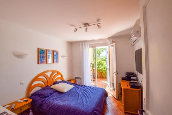 Maison à vendre  5 pièces - 177 m2 LA CROIX VALMER - 83