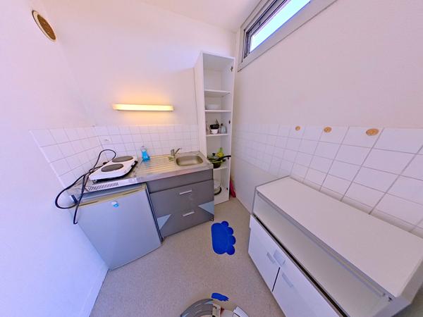 INVESTISSEMENT LOCATIF : APPARTEMENT T1 A VENDRE BREST FACULTES ISEN - DERNIER ETAGE