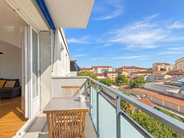 VILLEFRANCHE SUR SAONE (69400) : Appartement T3 de 70,89 m² avec balcon, cave et belle luminosité