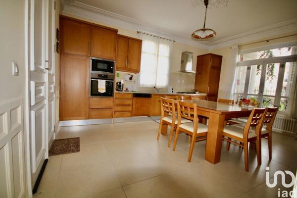 Maison 8 pièces de 240 m² à Montmagny (95360)