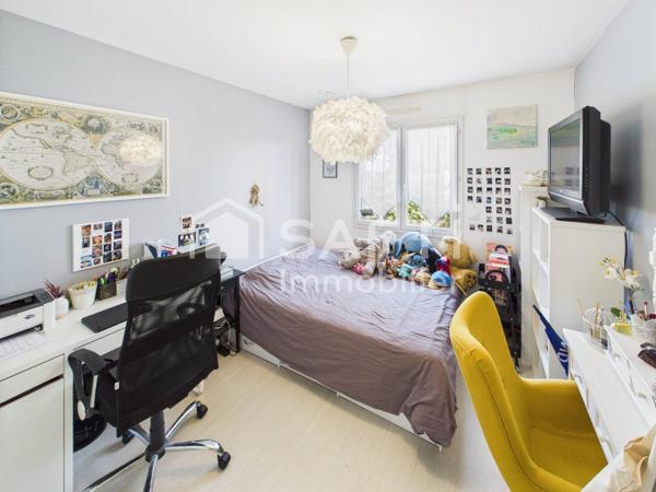 Très belle maison de plain-pied, 3 chambres et un bureau.