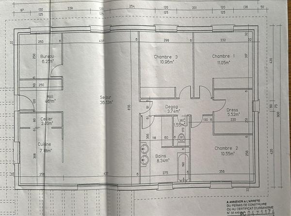 Très belle maison de plain-pied, 3 chambres et un bureau.