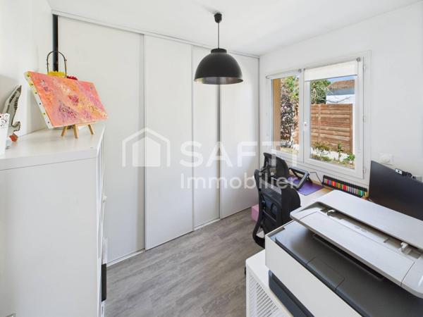 Très belle maison de plain-pied, 3 chambres et un bureau.