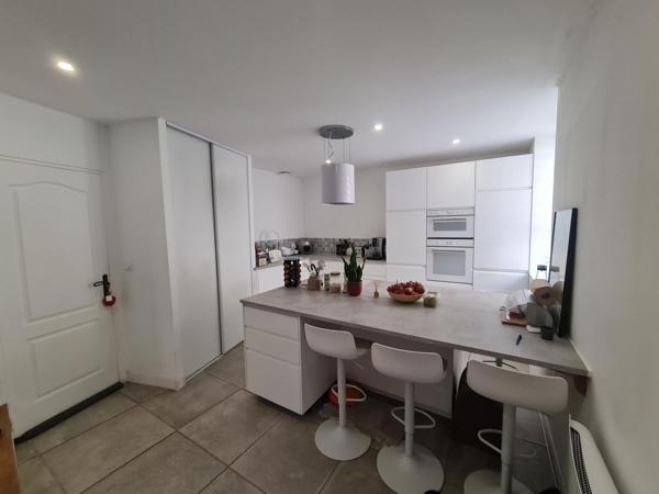 Belle maison de Ville rénovée en hyper centre de Saint Rambert