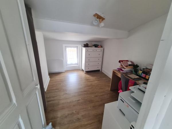 Belle maison de Ville rénovée en hyper centre de Saint Rambert