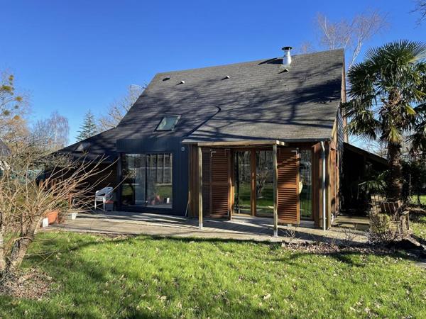 A vendre QUIMPERLE (29300) Maison 6 pièces 3 chambres 1 bureau 110 m2