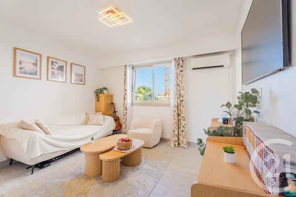 Appartement F2 à vendre  2 pièces - 39,12 m 2   NICE  - 06