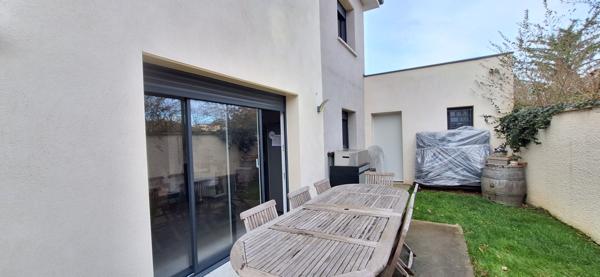 Maison contemporaine  2019 à vendre à Bourg-en-Bresse  , 3 ch , un garage - Référence FD3545