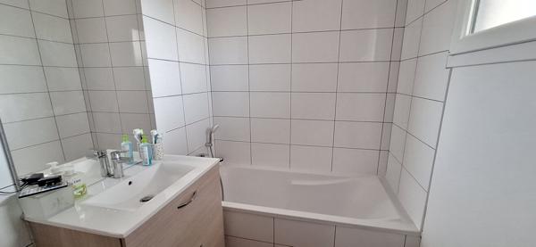 Maison contemporaine  2019 à vendre à Bourg-en-Bresse  , 3 ch , un garage - Référence FD3545