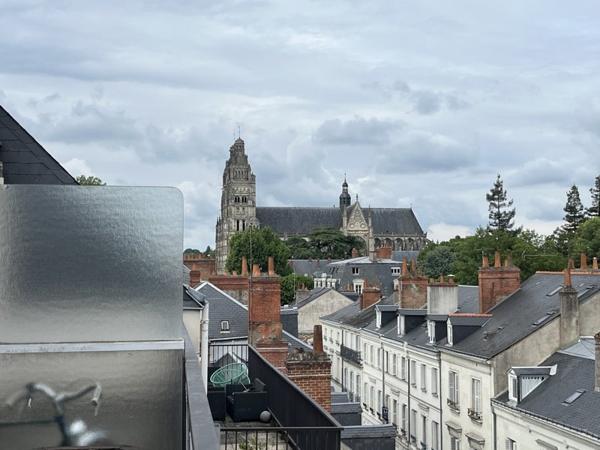 Appartement à louer 770 € CC Tours 2 p 35 m² DPE F