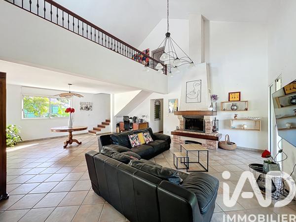 Maison à vendre 6 pièces 202 m² Le Tampon