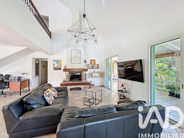 Maison à vendre 6 pièces 202 m² Le Tampon