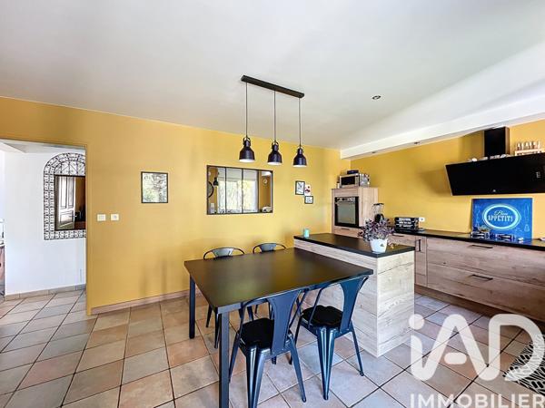 Maison à vendre 6 pièces 202 m² Le Tampon