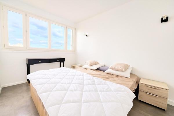 DEUX PIECES AVEC BALCON + CAVE + PARKING