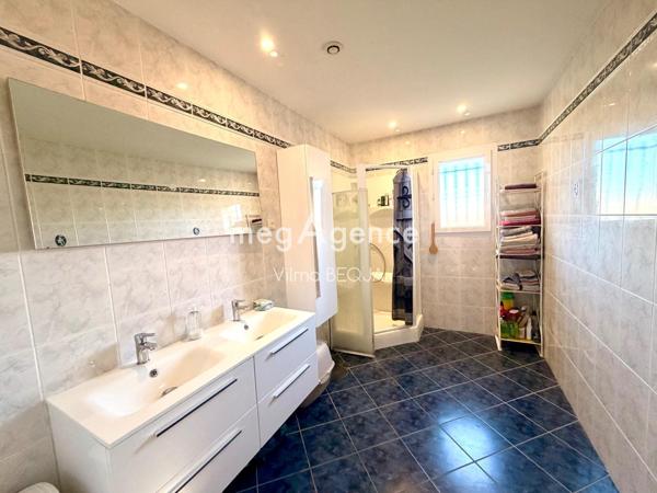 Maison à EGRISELLES-LE-BOCAGE, 89500 - 7 pièces 190m²