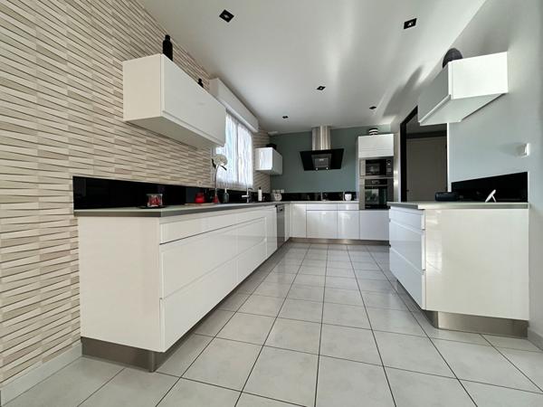 Maison contemporaine 126 m2- 4 chambres dont 1 de plain pied et avec garage