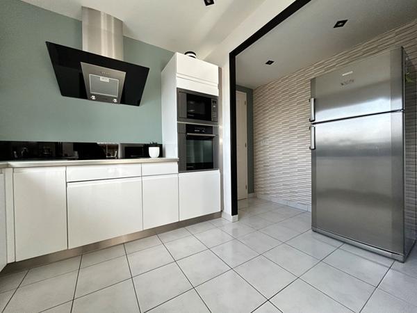 Maison contemporaine 126 m2- 4 chambres dont 1 de plain pied et avec garage