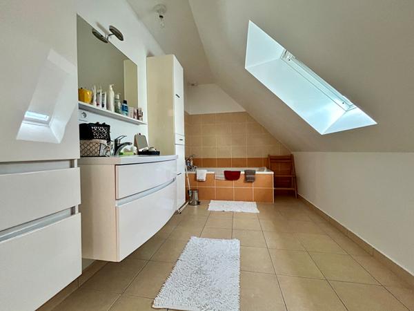 Maison contemporaine 126 m2- 4 chambres dont 1 de plain pied et avec garage