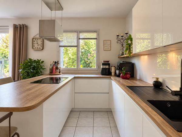Maison
         3 pièces
        - 62 m² Exclusivité 190 000 € *