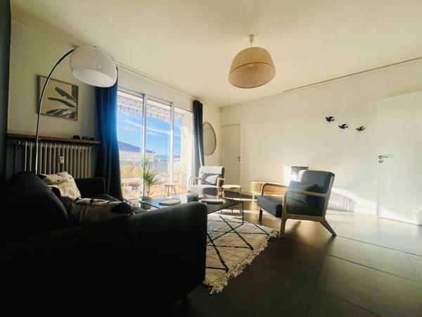 Appartement T5 meublé avec terrasse et parking - Aix en Provence - Réf. g69