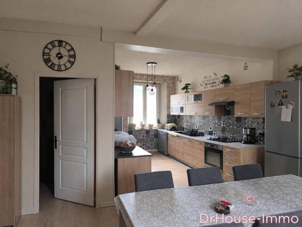 Immeuble à vendre 9 pièces de 141 m²