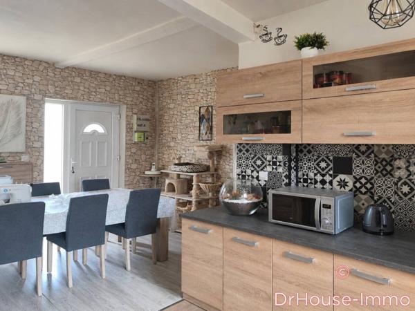 Immeuble à vendre 9 pièces de 141 m²