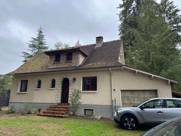 Maison à vendre sur terrain de 2500m2, proche du Golf de LIMERE  dans un environnement calme et protégé
