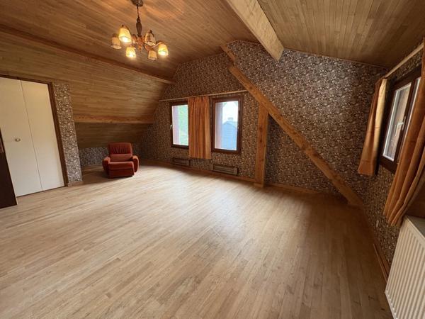 Maison à vendre sur terrain de 2500m2, proche du Golf de LIMERE  dans un environnement calme et protégé