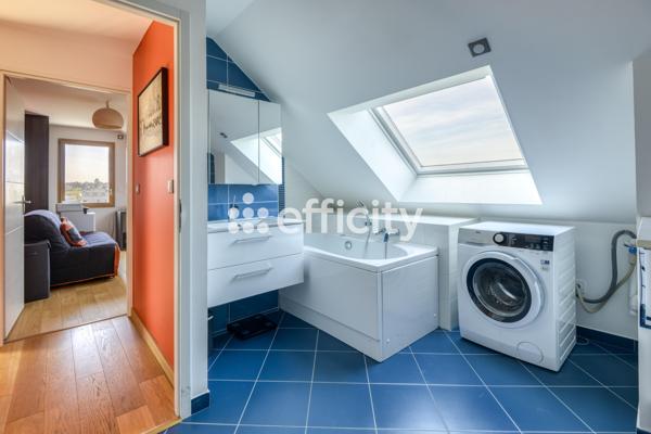 Appartement
         6 pièces
        - 128 m² Bien prestige 573 000 € *